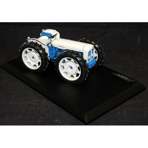 35 - Quality limited edition die-cast model: County Super 4 Tractor - Last Off The Line. Serial number 15... 