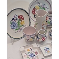 Poole Pottery qty of mid 20th century traditional pattern pieces (14).