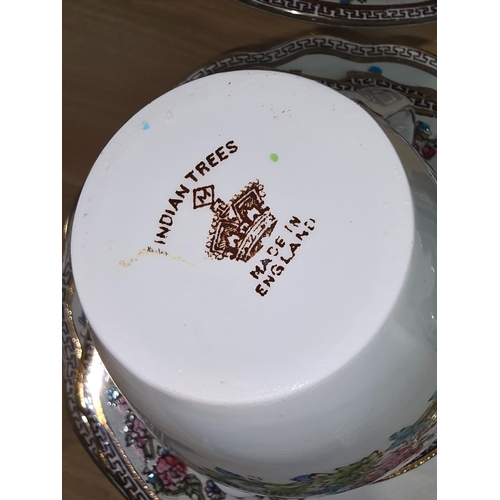 A large vintage Indian Tree pattern tea/dinner service. Approx 55 pieces.