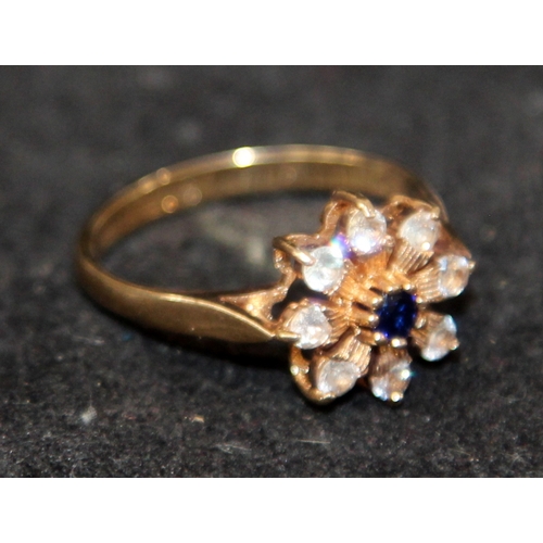 9ct gold sapphire and diamond daisy ring size L. 1.8g