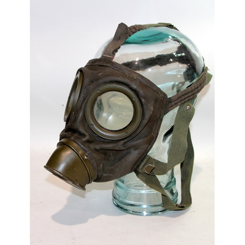 4 x WWII era German Army gas masks, re-enactments etc