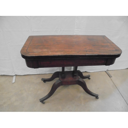 699 - MAHOGANY SWIVEL TOP TEA TABLE