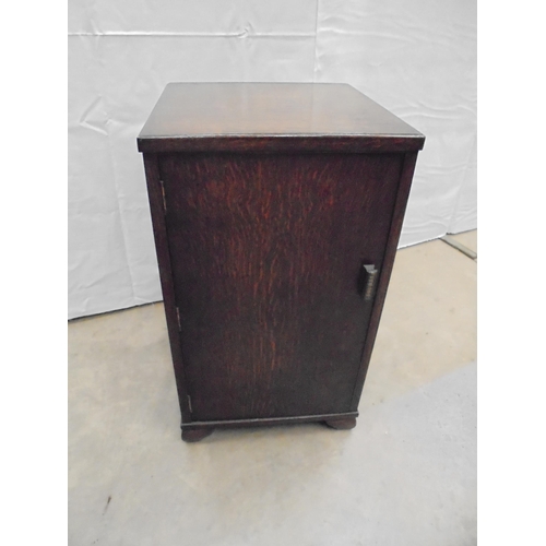 700 - OAK BEDSIDE CABINET