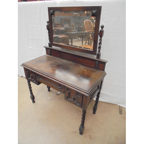 704 - OAK DRESSING TABLE WITH BARLEY TWIST LEGS