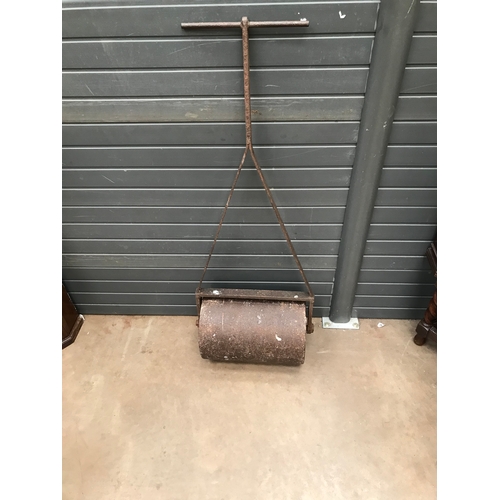 431 - CAST IRON GARDEN ROLLER