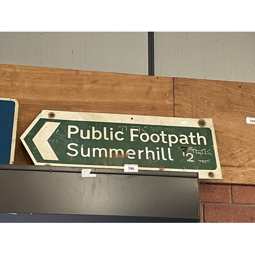 746 - PUBLIC FOOTPATH SIGN