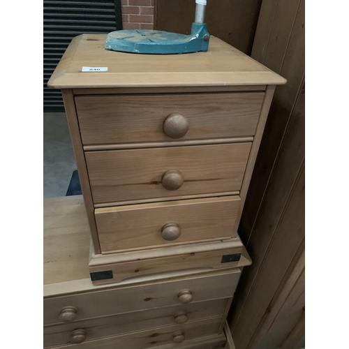 840 - PINE CHEST OF DRAWS