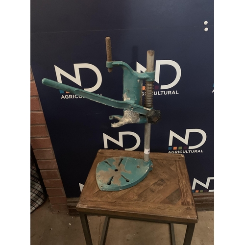 841 - DRILL STAND