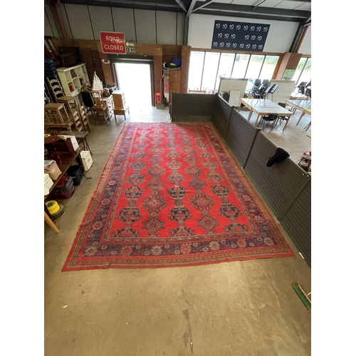 127 - LARGE COUNTRY HOUSE RED RUG
20.5ft x 13ft