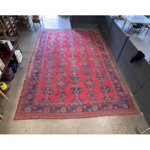 631 - LARGE CARPET 20FT 6 INCHES  X 13 FOOT