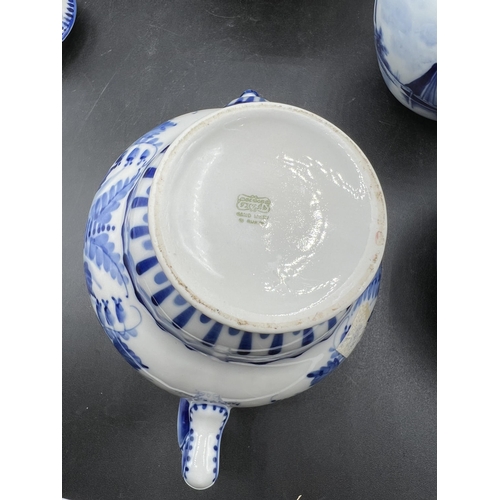 402 - PRUNUS GINGER JAR AND TEA POT