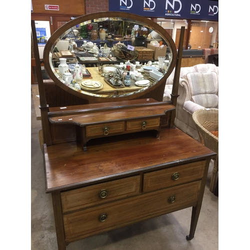 864 - DRESSING TABLE