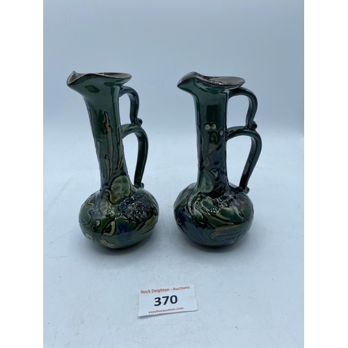 370 - CH BARRUM 1902 CARP TALL JUGS