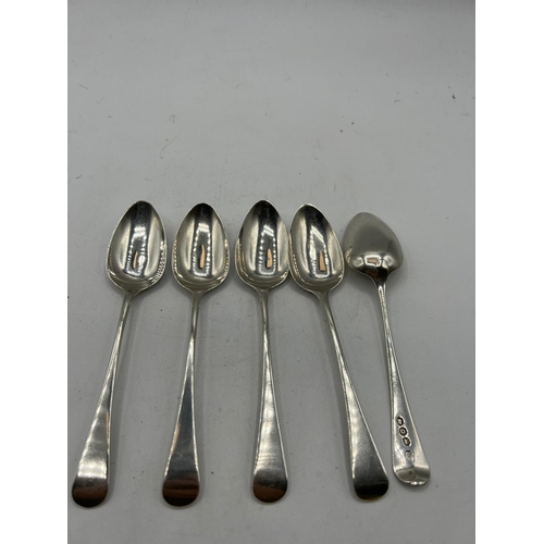 540 - GEORGIAN SET OF 5 SILVER SPOONS 86G