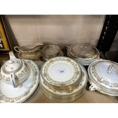 303 - AYNSLEY WEAR DINNER SERVICE