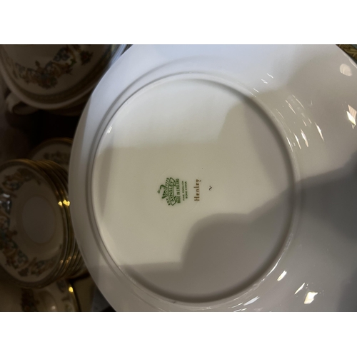 303 - AYNSLEY WEAR DINNER SERVICE