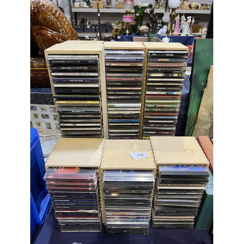 391 - QUANTITY OF CD'S