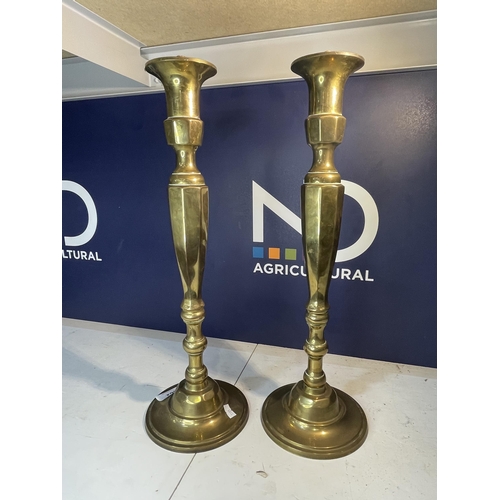 462 - PAIR OF BRASS CANDLESTICKS