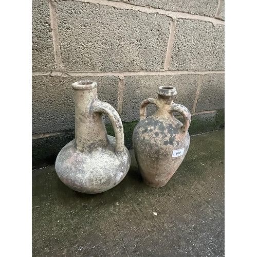 676 - 2 VASES