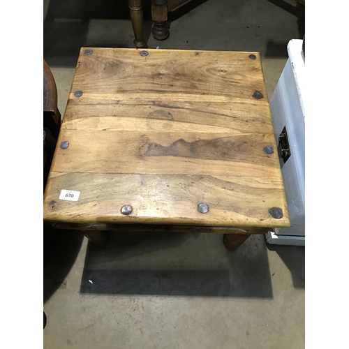 670 - PINE TABLE