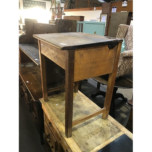 674 - OAK SCHOOL DESK