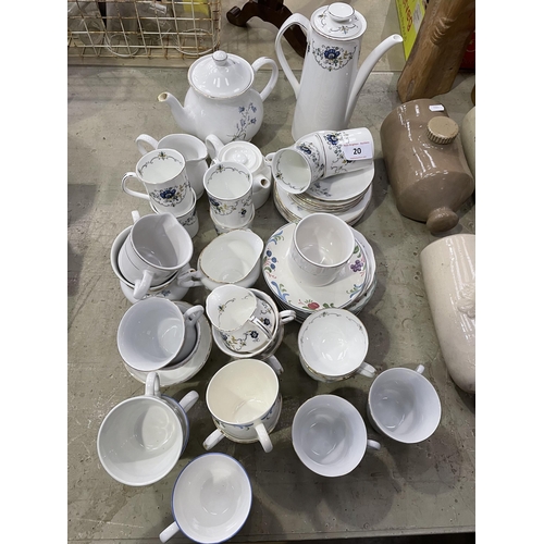 20 - QUANTITY OF PORCELAIN