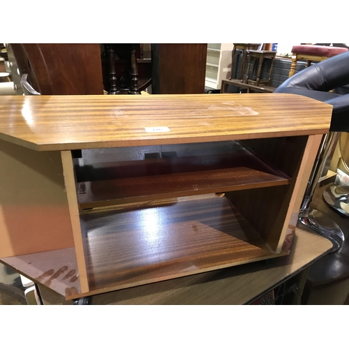 726 - TV STAND