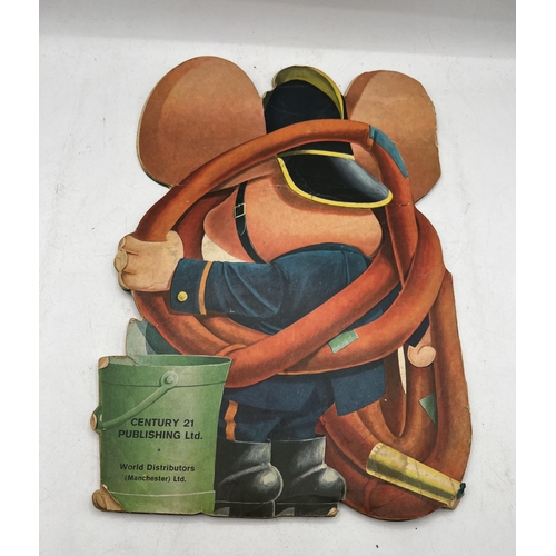 419 - TOPO GIGIO THE FIREMAN BOOK