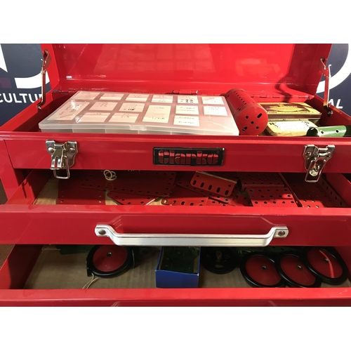 500 - TOOL CHEST FULL OF MECCANO