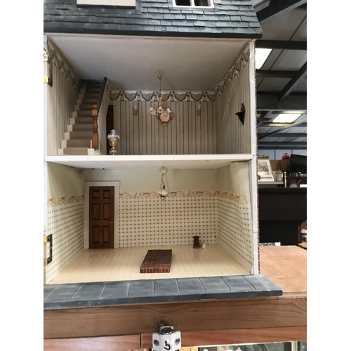 559 - DOLLS HOUSE