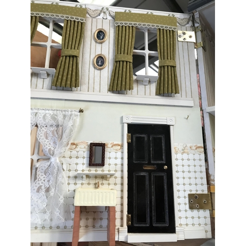 559 - DOLLS HOUSE