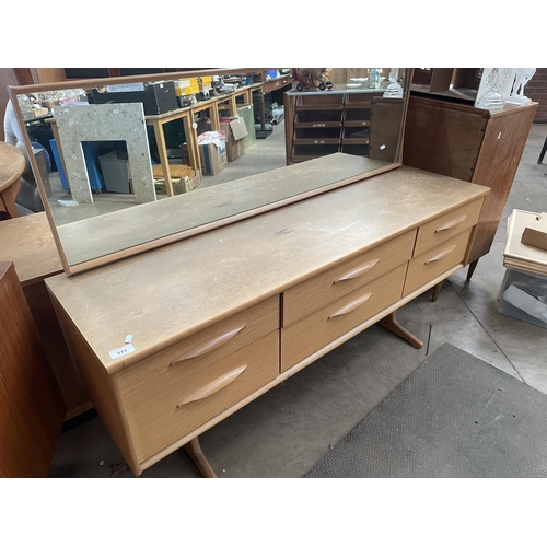 573 - AUSTINSUITE RETRO DRESSING TABLE