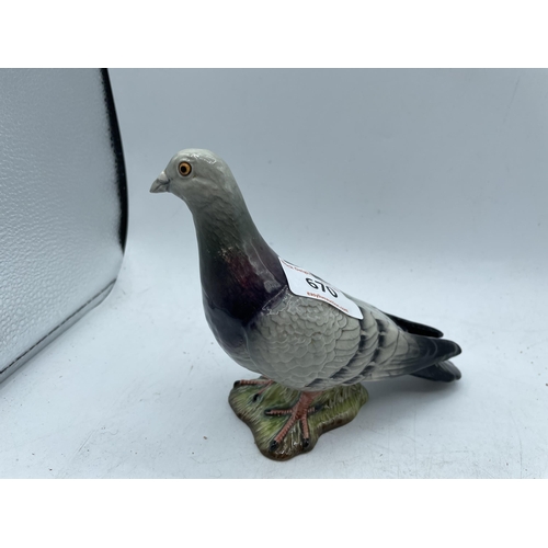 670 - BESWICK PIGEON