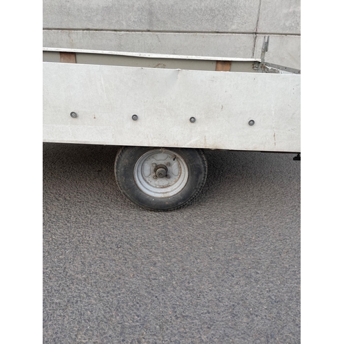 800 - SMALL 2 WHEEL TRAILER