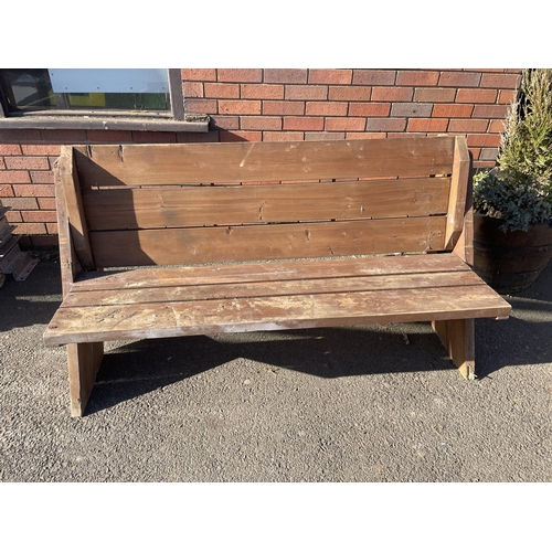 822 - METAMORPHIC BENCH