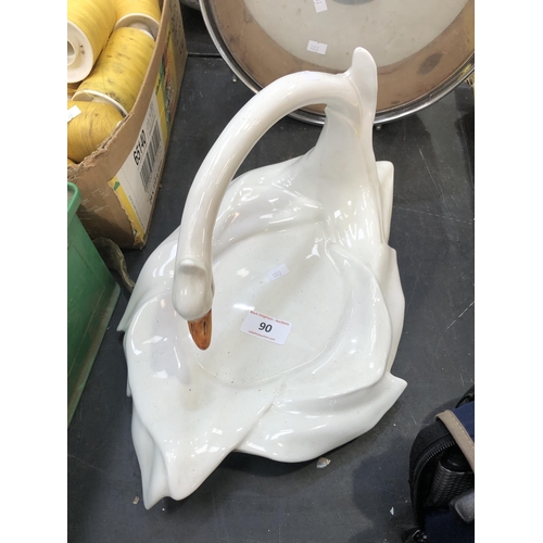 90 - SWAN CAKE STAND