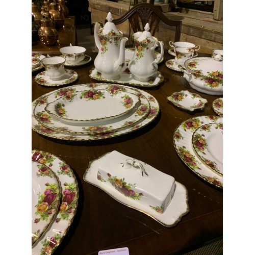 263A - OLD COUNTRY ROSE ROYAL ALBERT BONE CHINA SETTING FOR 6