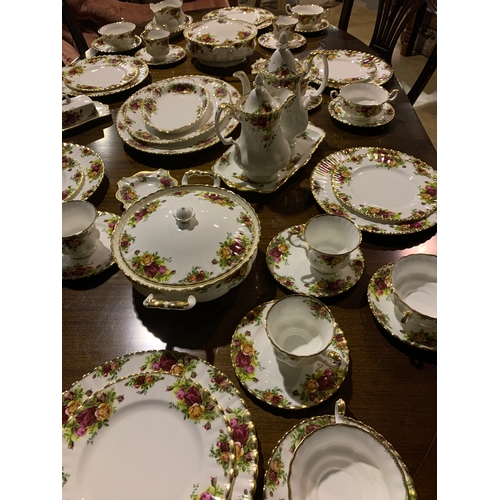 263A - OLD COUNTRY ROSE ROYAL ALBERT BONE CHINA SETTING FOR 6