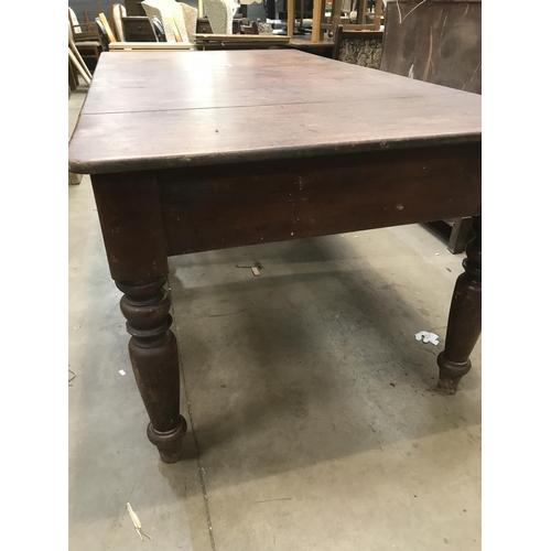 218 - OAK EXTENDABLE TABLE