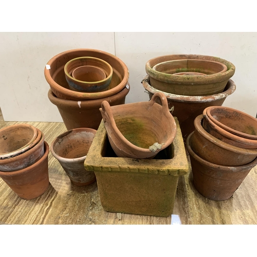 35 - QUANTITY OF TERRACOTTA POTS