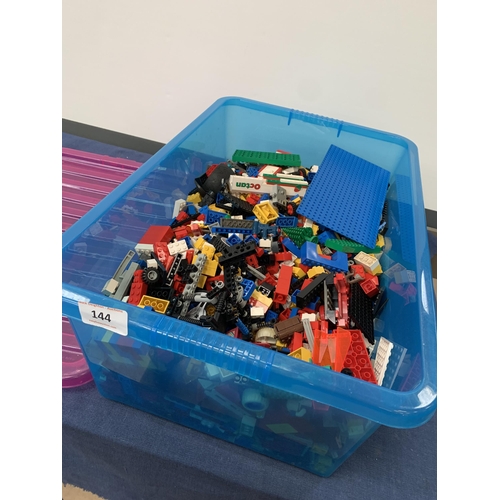 144 - LARGE BOX OF LEGO