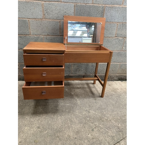 232 - RETRO DRESSING TABLE