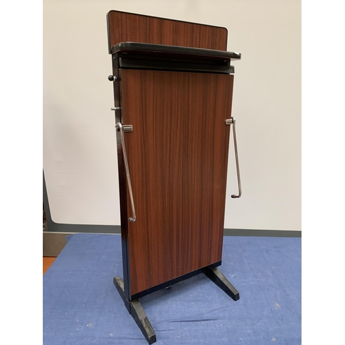 251 - TROUSER PRESS