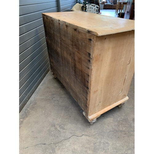 339 - PINE 2/2 CHEST