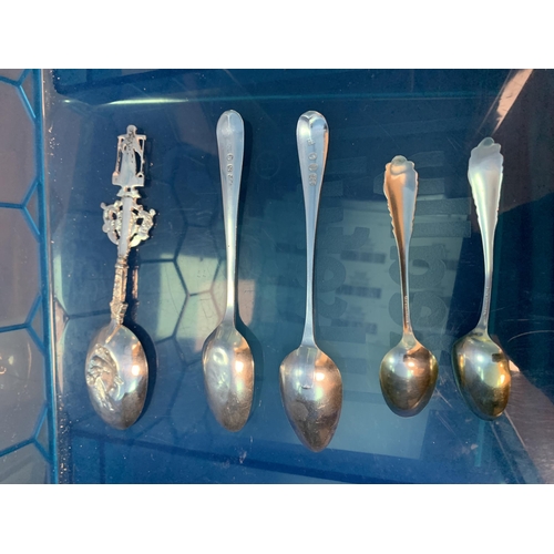 327 - COLLECTION OF SPOONS SOME SILVER 64G