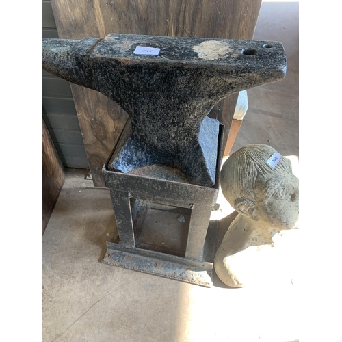 747 - BLACKSMITH ANVIL & STAND