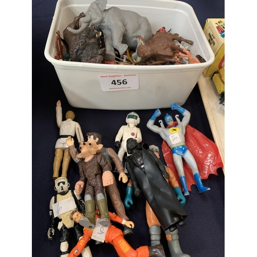 456 - ACTION FIGURES & ANIMALS