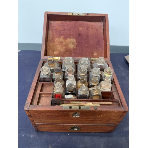 58 - EARLY EDWARDIAN MEDICAL JARS IN A MAHOGANY CASE