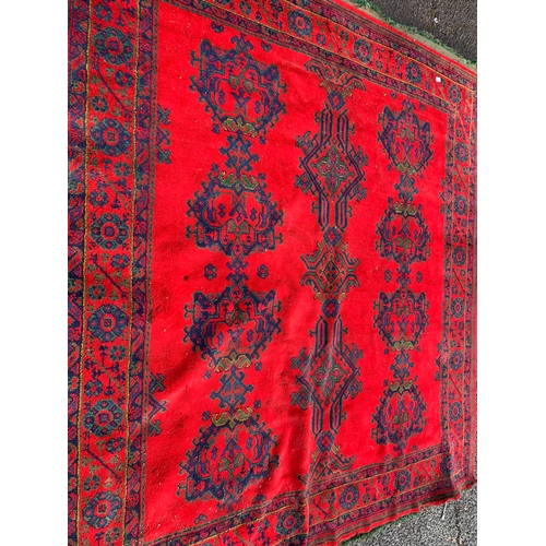 67 - COUNTRY HOUSE RUG 290CM X 300CM