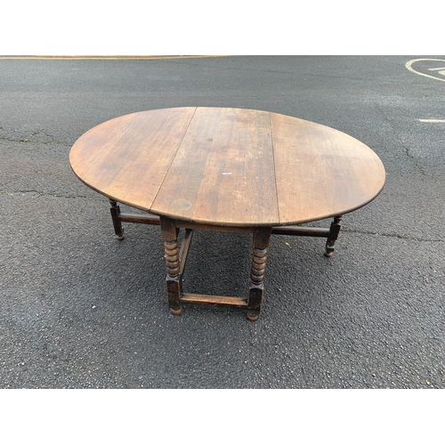 110 - DROP LEAF TABLE